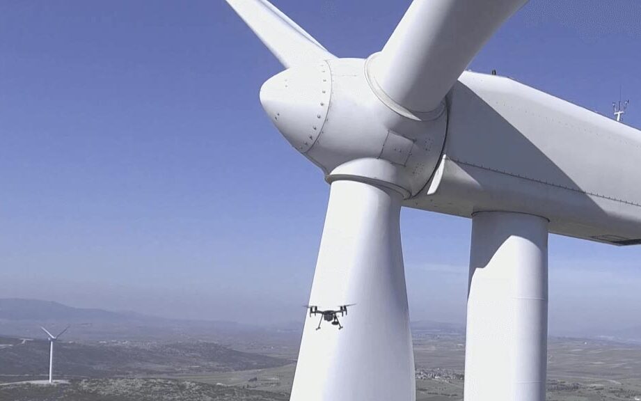 drone-aerogenerador-eolico-1
